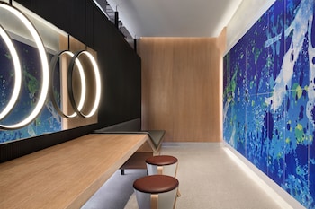 aloft muscat