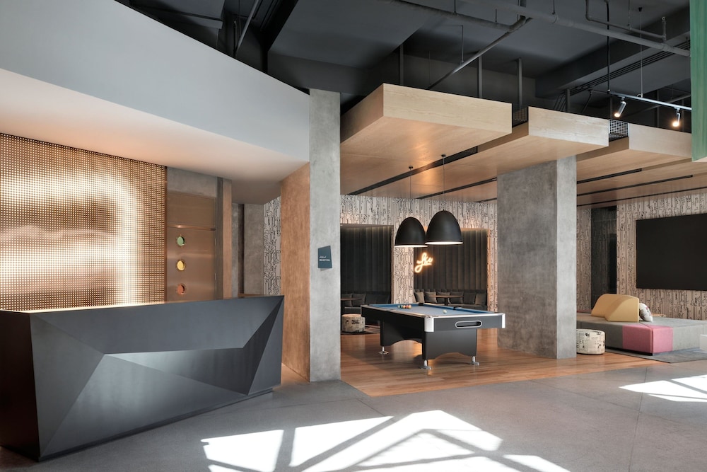 aloft muscat