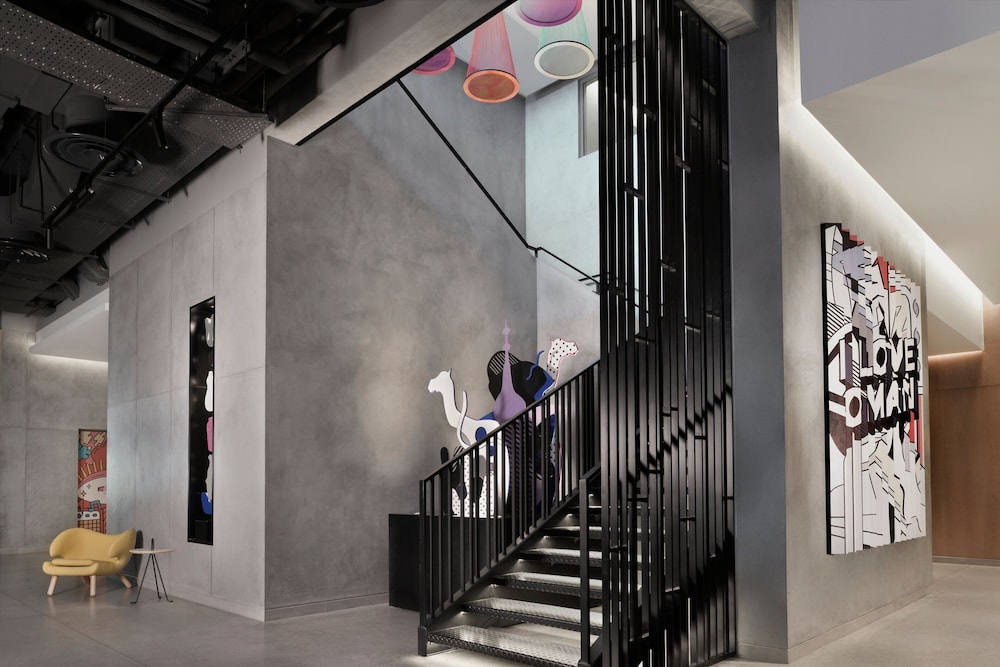 aloft muscat
