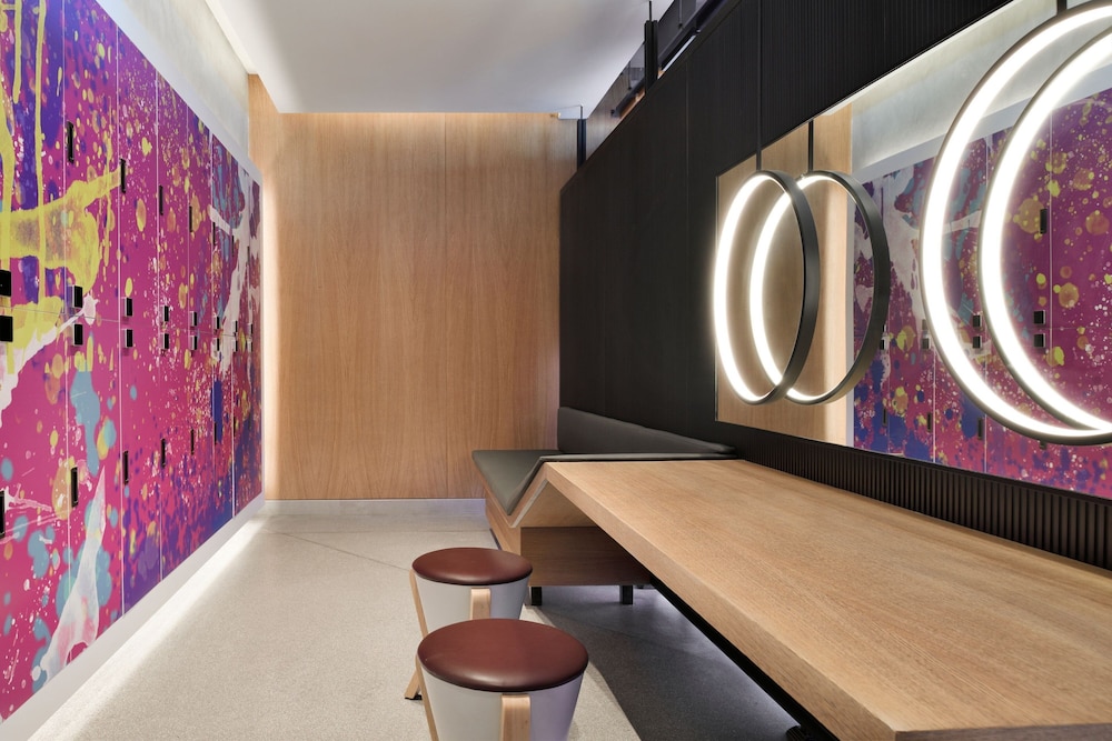 aloft muscat