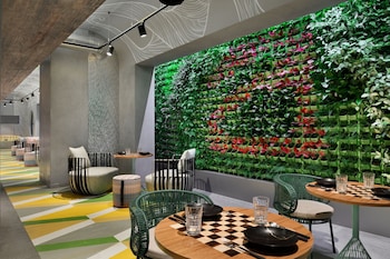 aloft muscat
