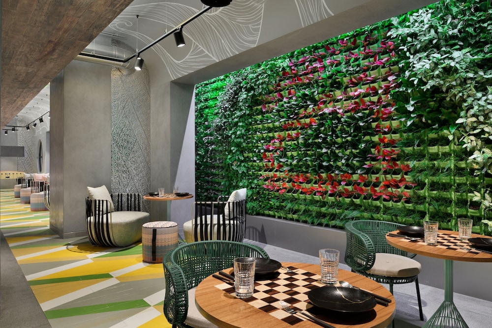 aloft muscat