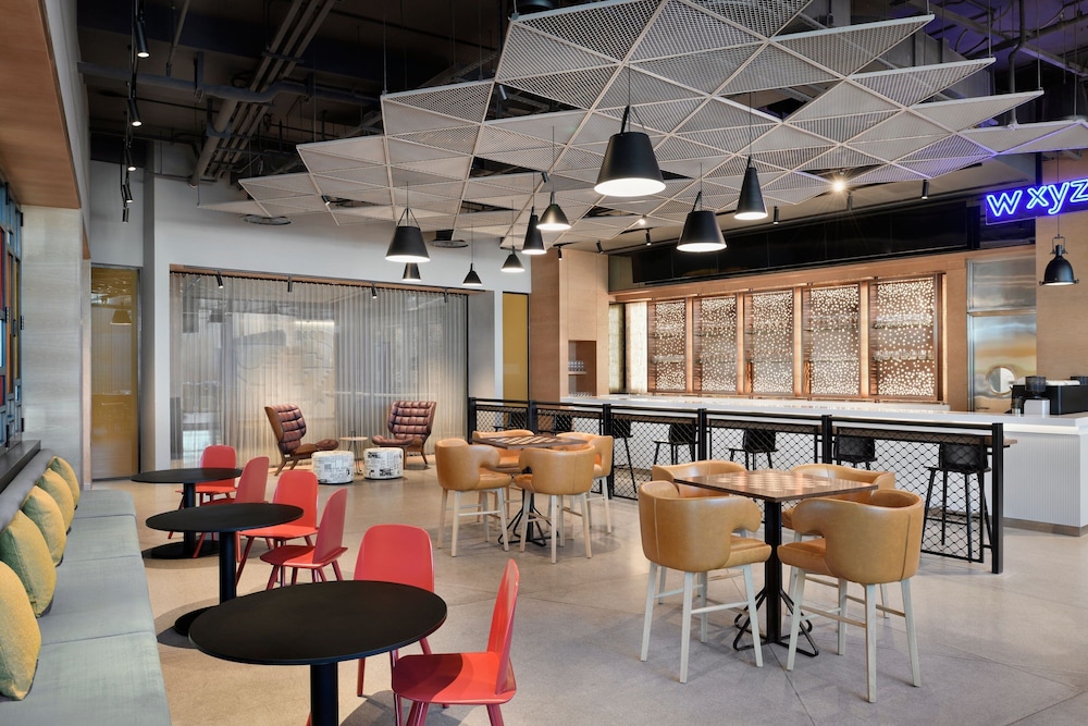 aloft muscat