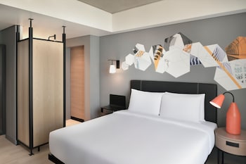 aloft muscat