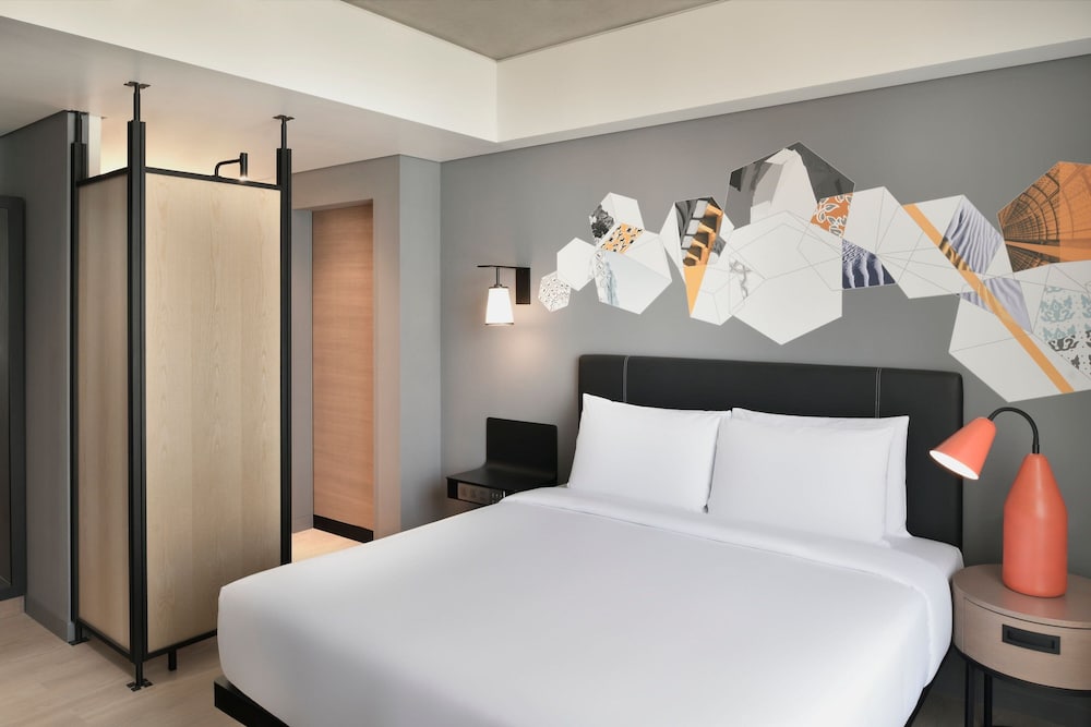 aloft muscat