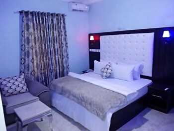 De Vegas Hotel,,3 star