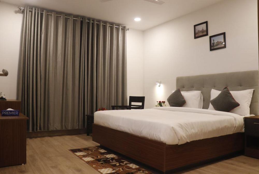 click hotel transport nagar