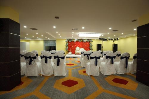 click hotel transport nagar