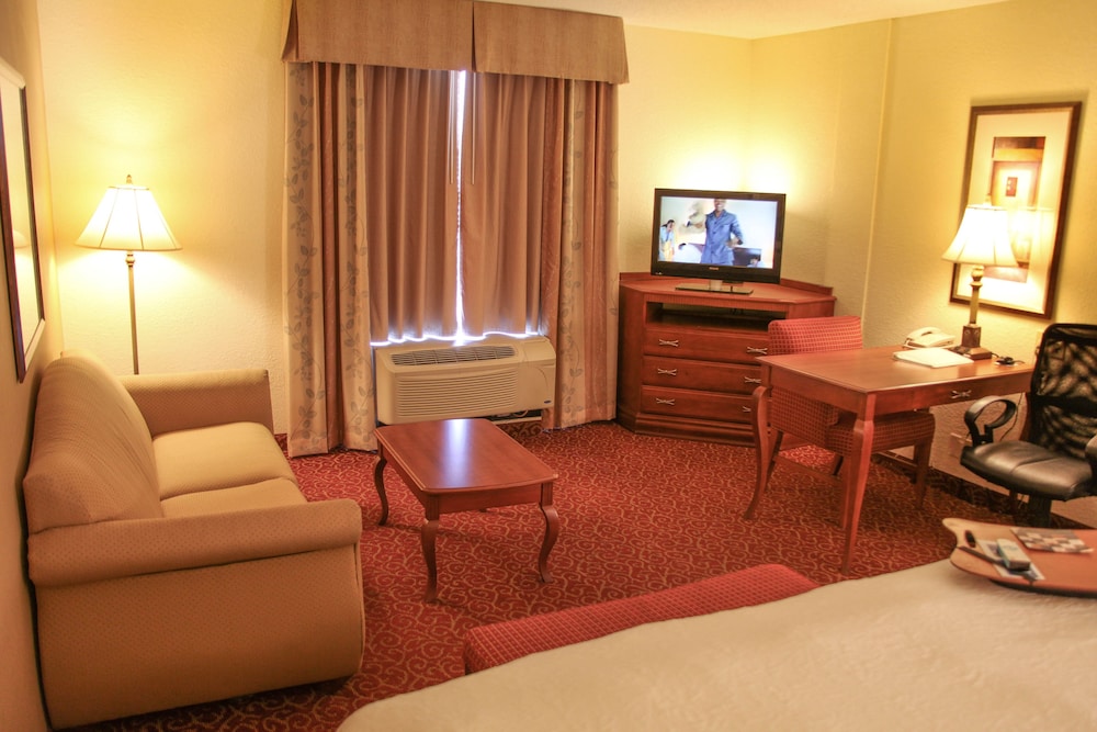 hampton inn and suites grenada