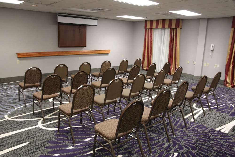 hampton inn and suites grenada