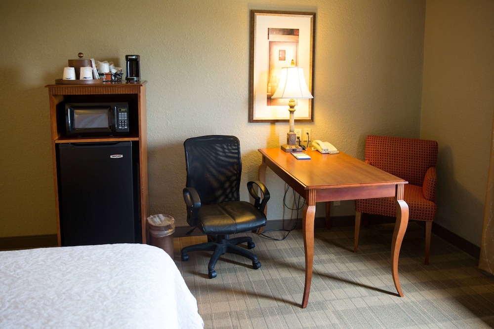 hampton inn and suites grenada