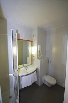 hotel ibis grenoble gare adults only