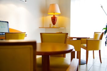 hotel ibis grenoble gare adults only