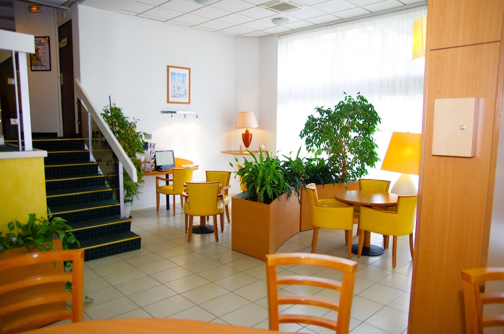 hotel ibis grenoble gare adults only