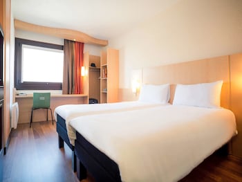 hotel ibis grenoble gare adults only