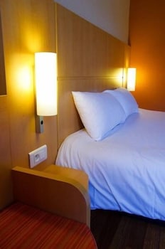 hotel ibis grenoble gare adults only