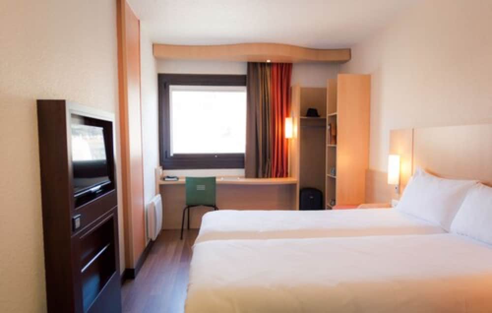 hotel ibis grenoble gare adults only