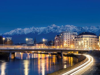 hotel ibis grenoble gare adults only