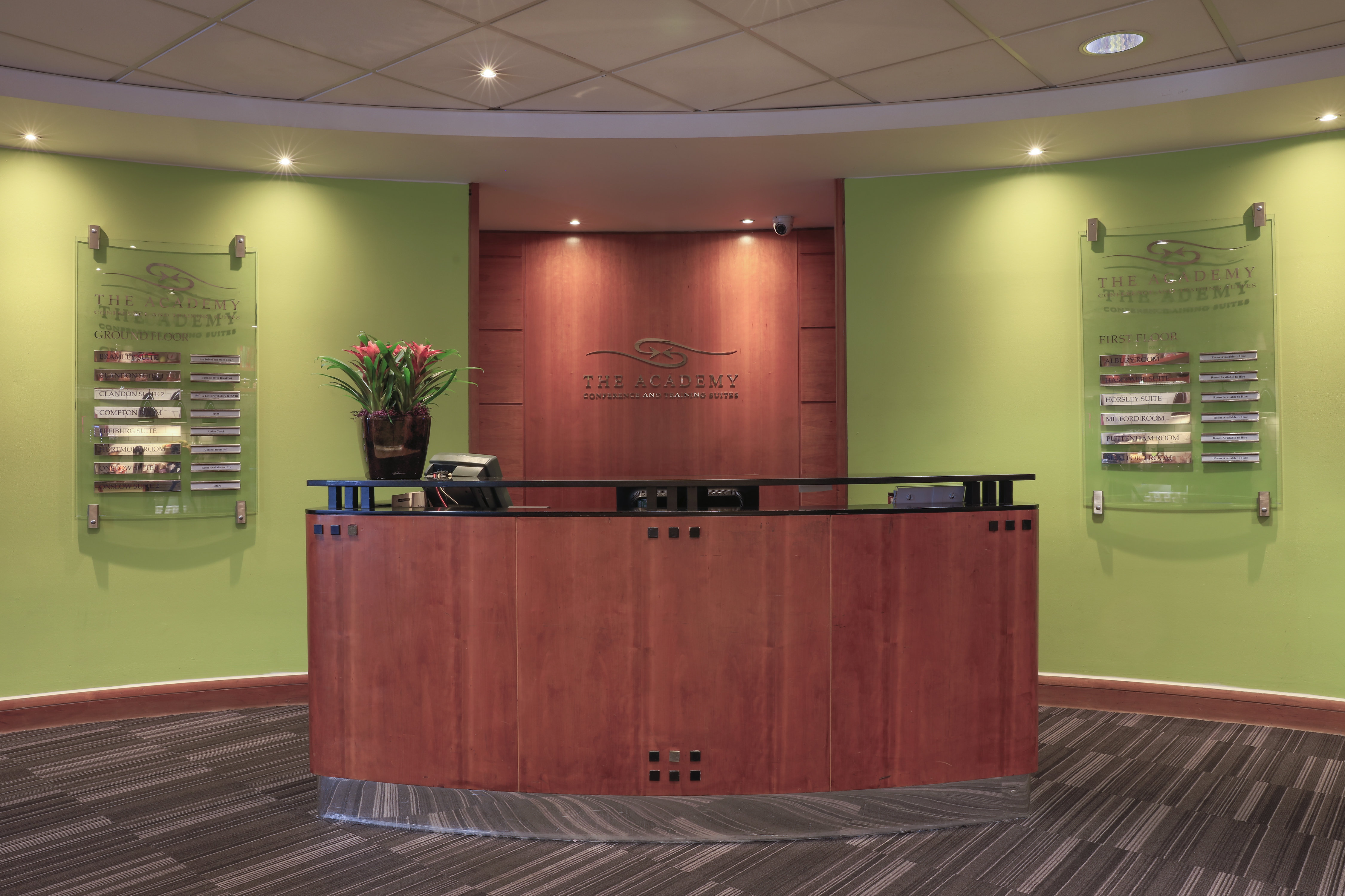 holiday inn guildford by ihg