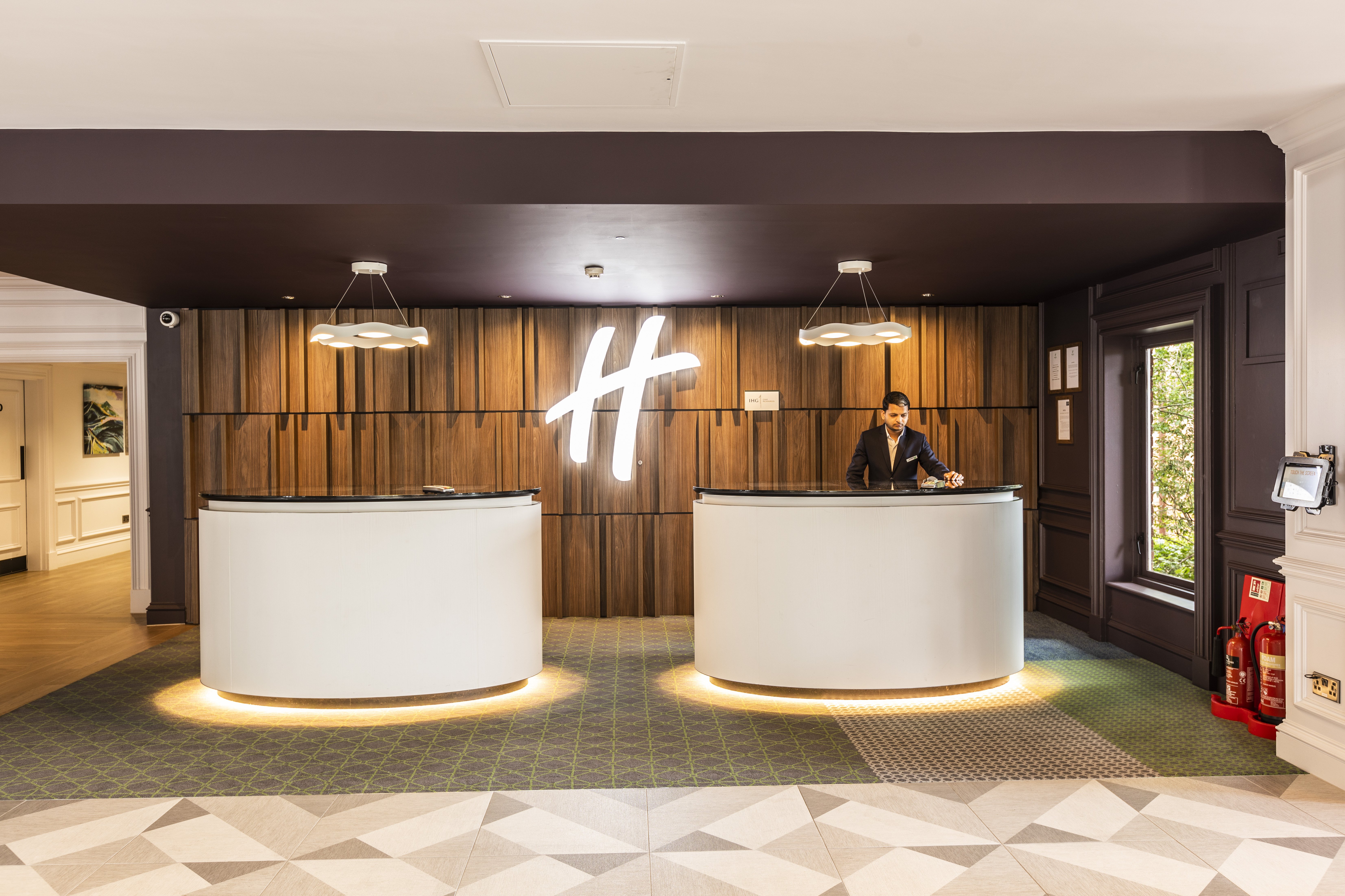 holiday inn guildford by ihg