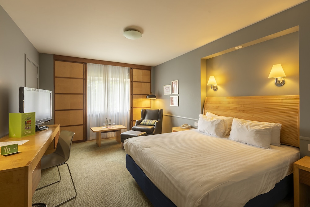 holiday inn guildford by ihg