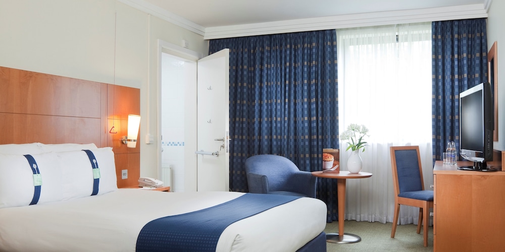 holiday inn guildford by ihg