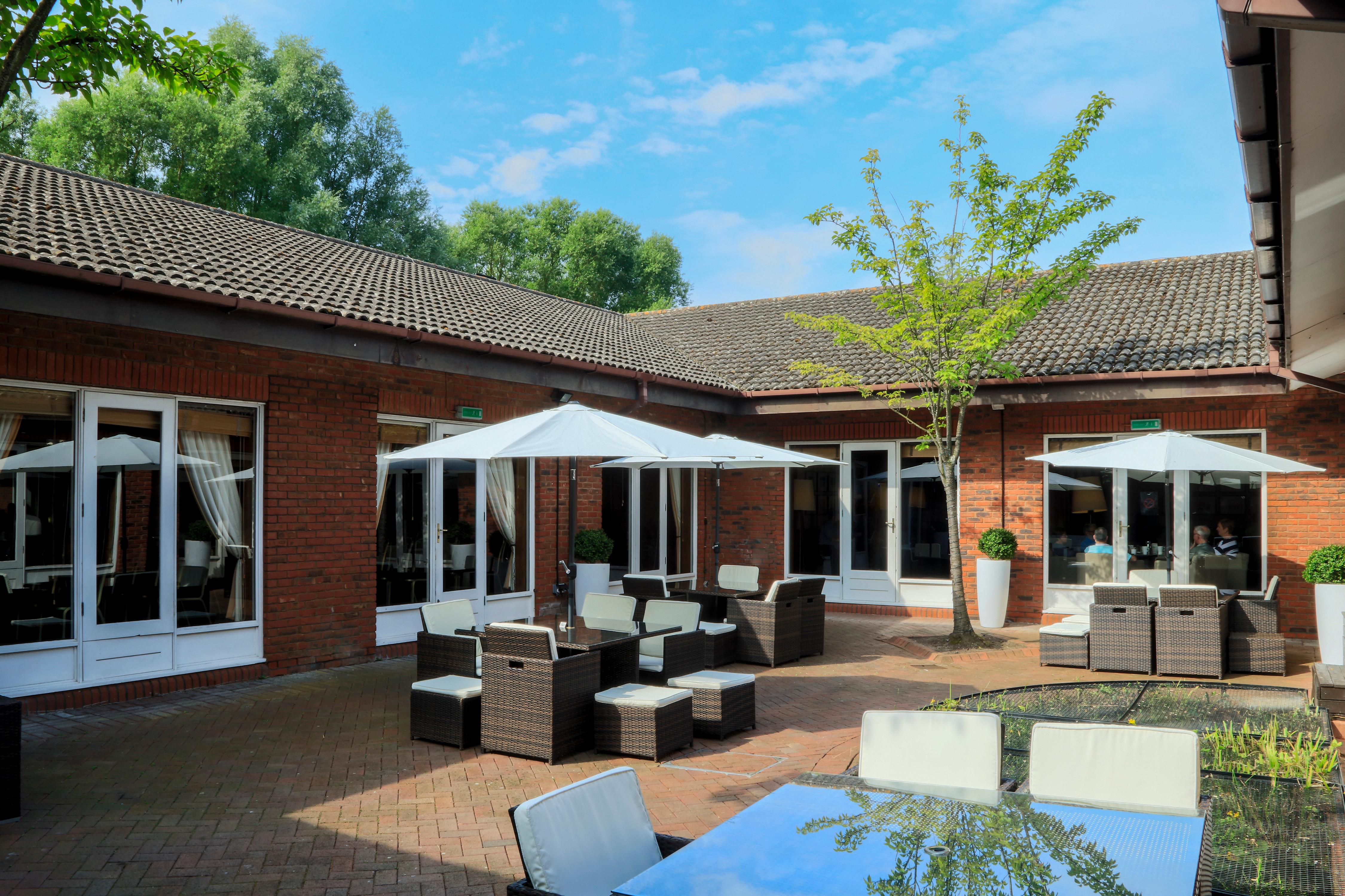 Holiday Inn Guildford By Ihg,Guildford>>Farnborough,4 star