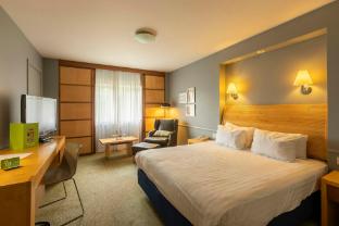 holiday inn guildford by ihg