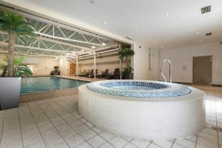 holiday inn guildford by ihg