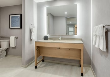 hyatt place newark main street