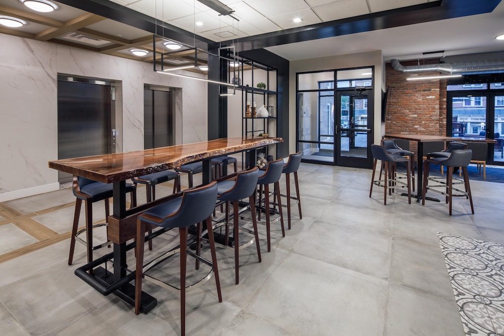 hyatt place newark main street