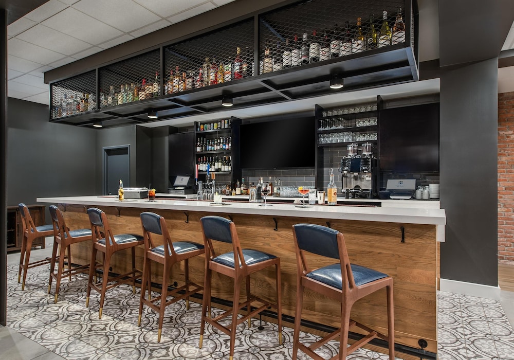 hyatt place newark main street