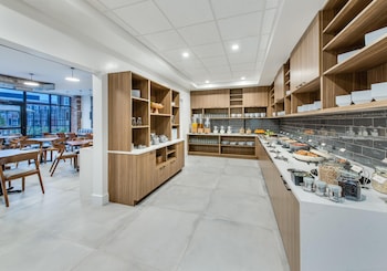 hyatt place newark main street