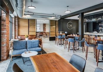 hyatt place newark main street