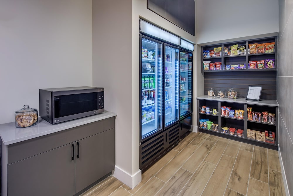 hyatt place newark main street