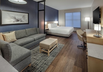 hyatt place newark main street