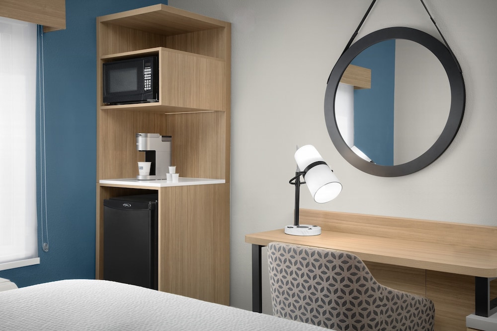 holiday inn express and suites dfw west hurst