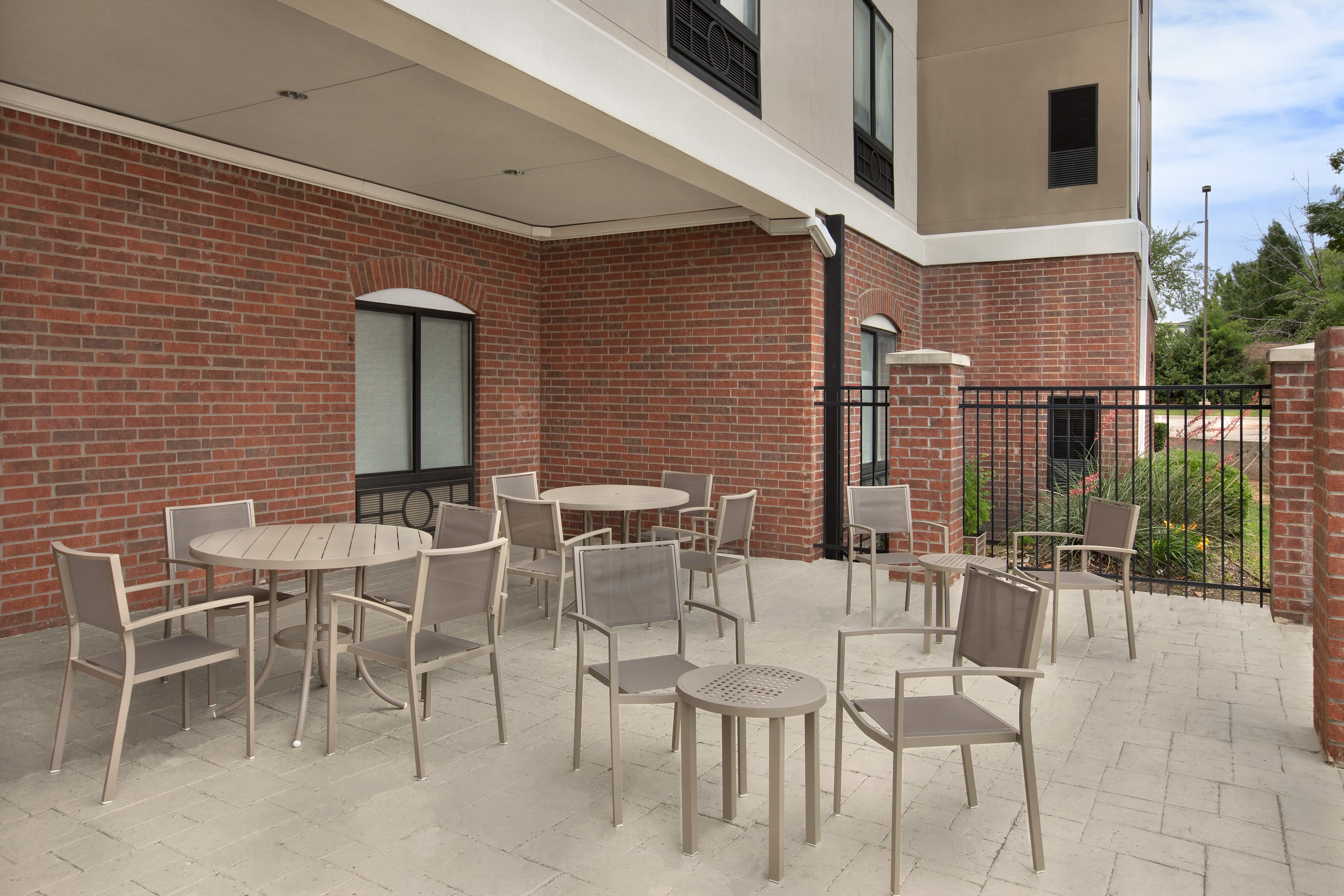 holiday inn express and suites dfw west hurst