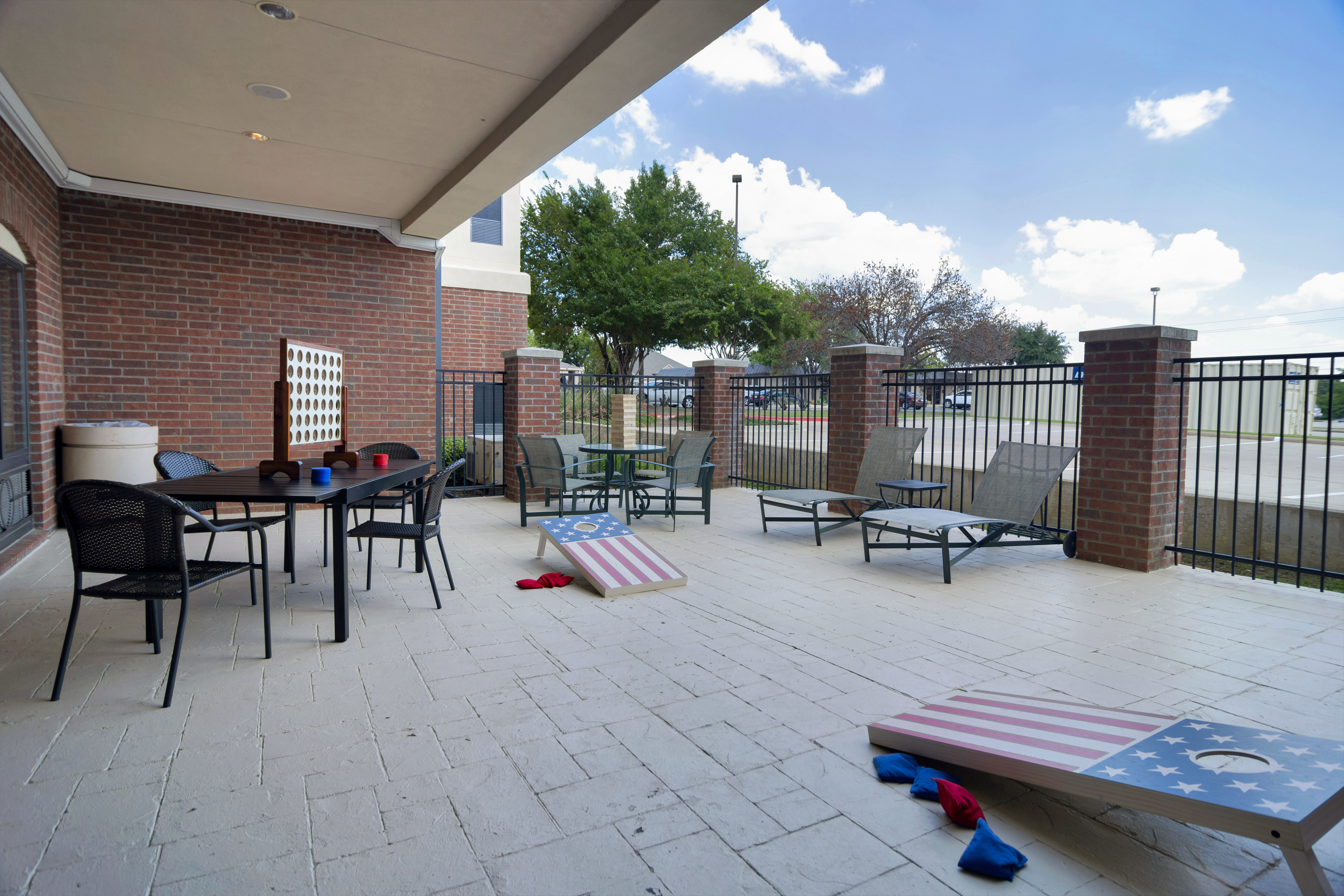 holiday inn express and suites dfw west hurst