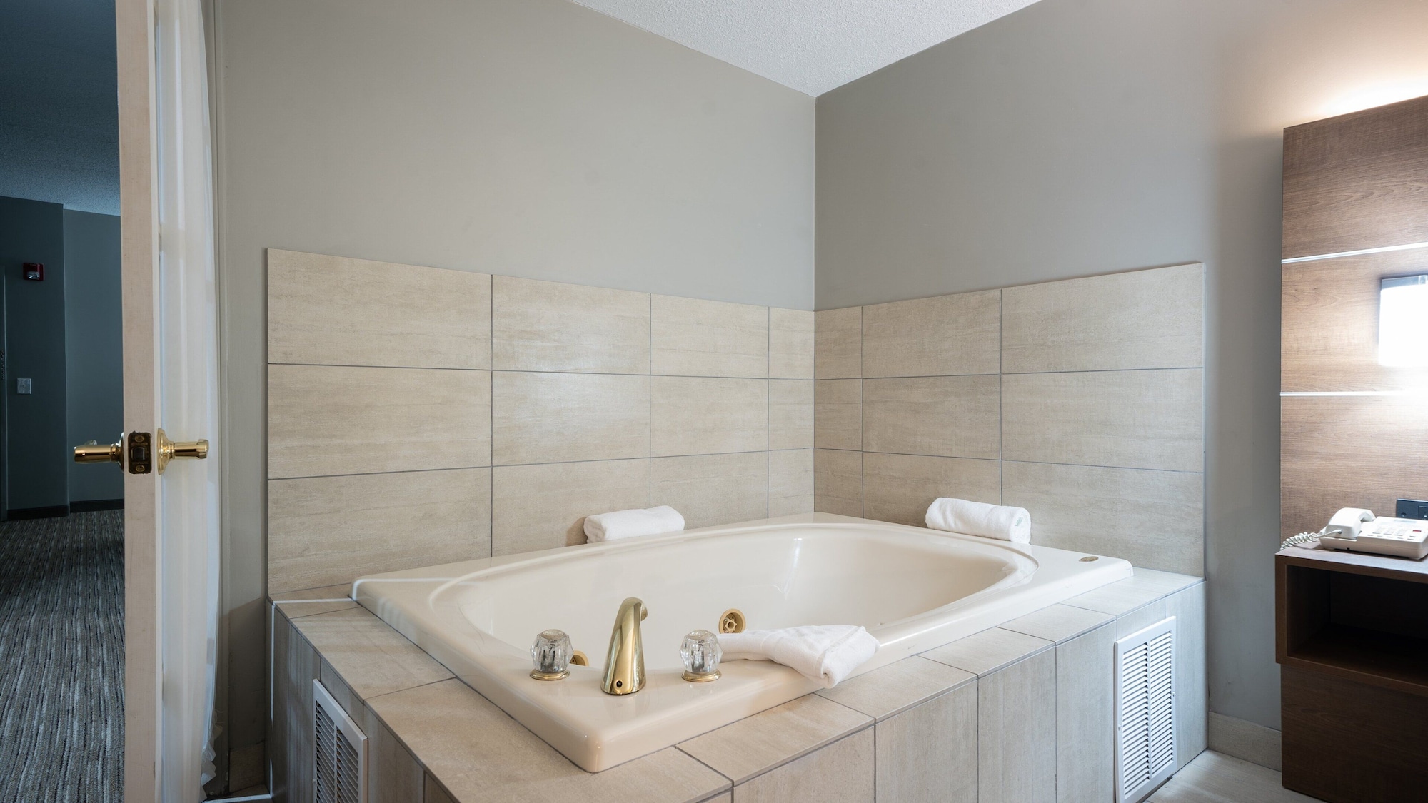 holiday inn express hotel and suites bad axe by ihg