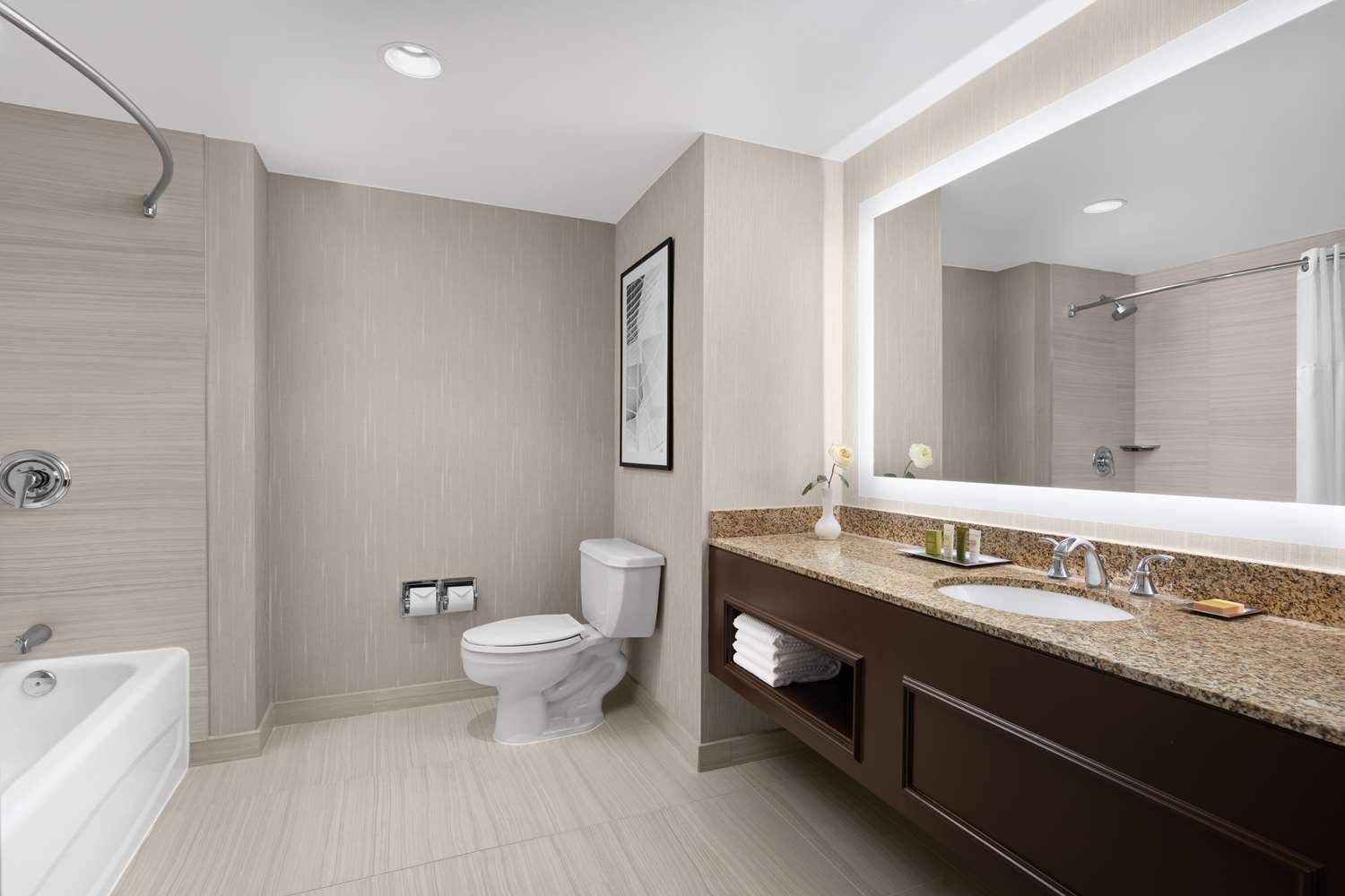hilton indianapolis hotel and suites
