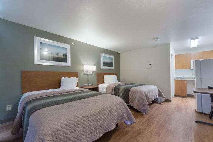 hometowne studios by red roof dallas irving