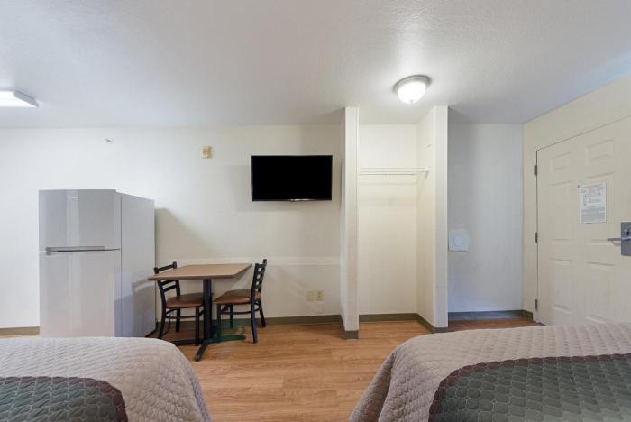 hometowne studios by red roof dallas irving