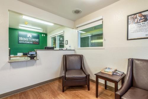 hometowne studios by red roof dallas irving