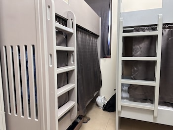 bollywood beach hostel