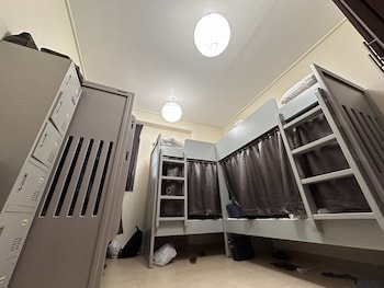 bollywood beach hostel