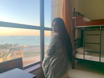 bollywood beach hostel