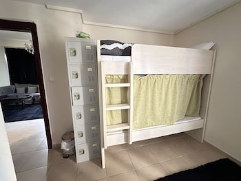 bollywood beach hostel