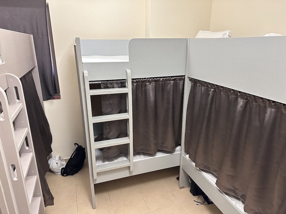 bollywood beach hostel