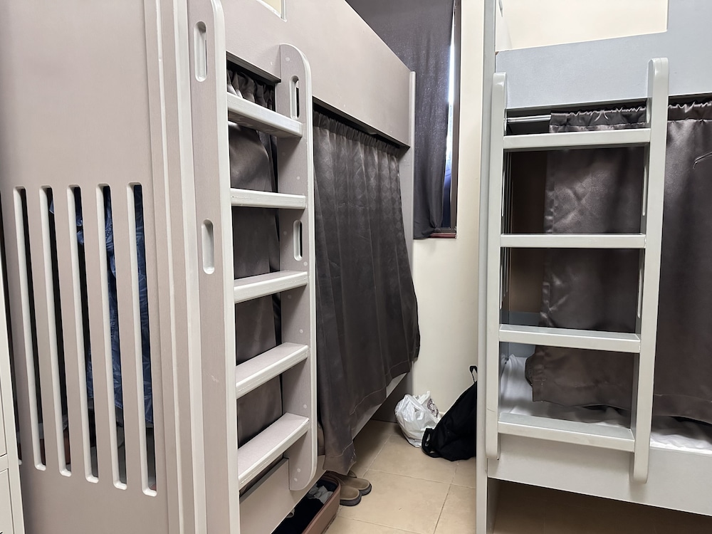 bollywood beach hostel